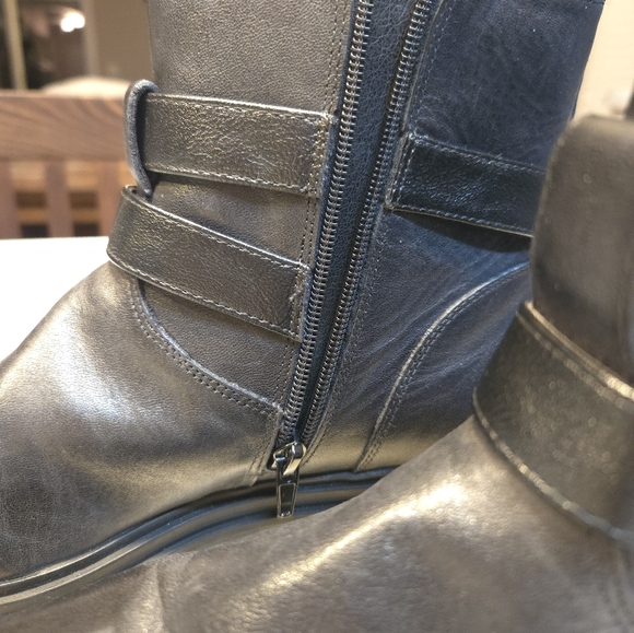 Lucky Brand Woman's Boots - Picture 7 of 15